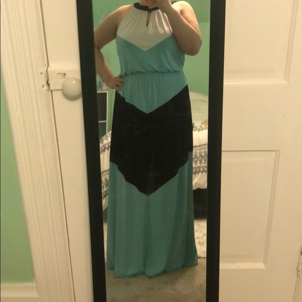 Roz & Ali Chevron Block Dress